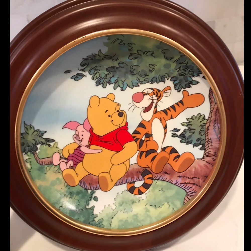 Winnie The Pooh COLLECTORS PLATE